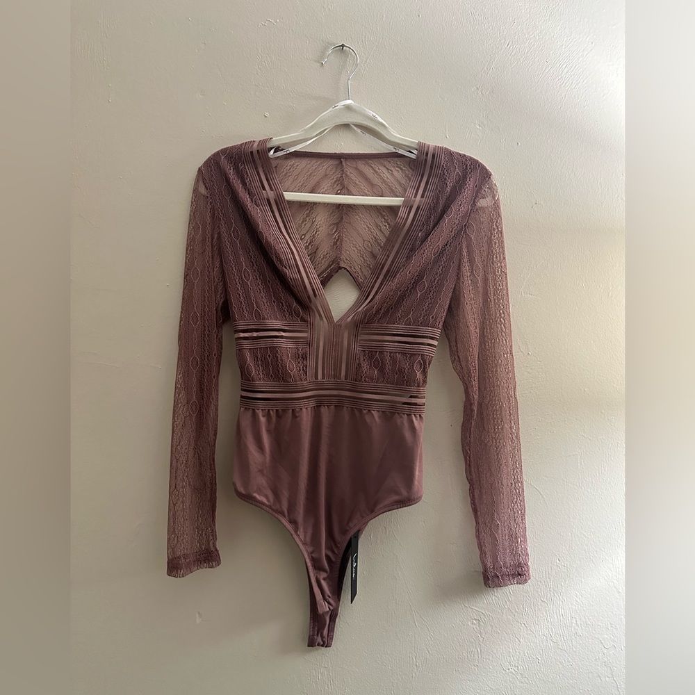✨NWT✨ Lace Bodysuit